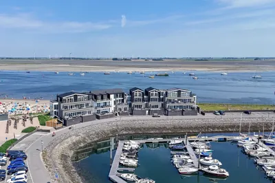 Lux apVM LagunaB-Havenw 8-32 S-Annaland