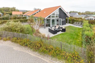 Zonnedorp Duinhuis 18, Renesse