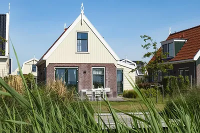 Holiday park North Holland: the North Sea or the IJsselmeer